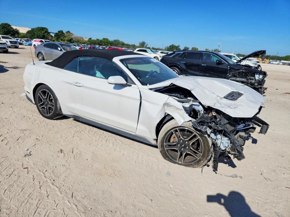 52567776 :رقم المزاد ، 1FATP8UH8M5111773 vin ، 2021 Ford Mustang مزاد بيع