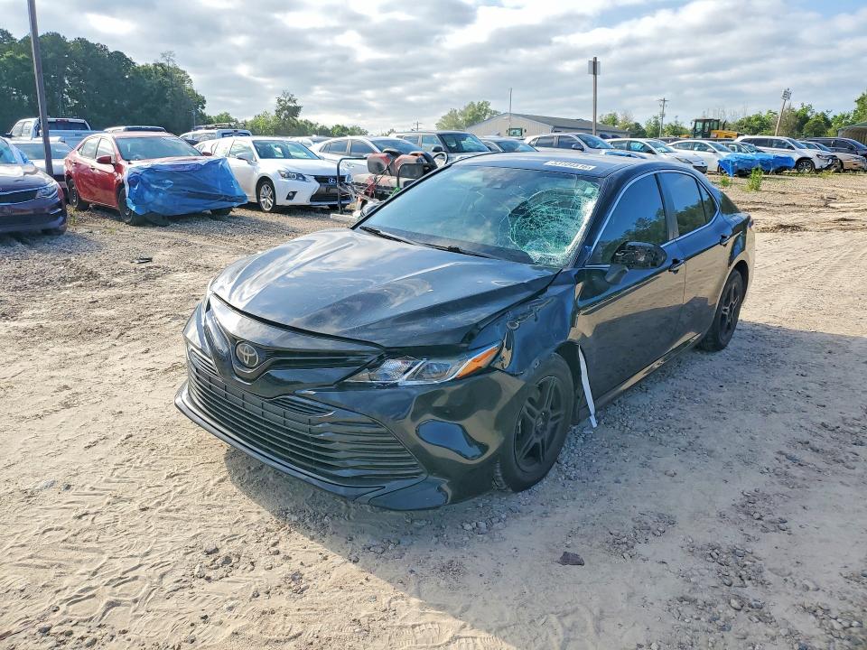 53104516 :رقم المزاد ، 4T1B11HK4KU715310 vin ، 2019 Toyota Camry مزاد بيع