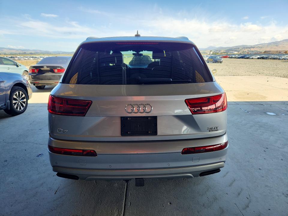 Продажа на аукционе авто 2017 Audi Q7, vin: WA1LAAF75HD015676, номер лота: 54325196