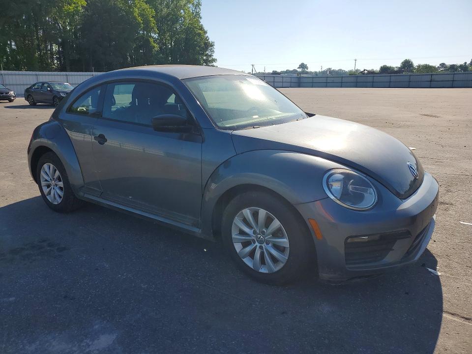 50103686 :رقم المزاد ، 3VWF17ATXHM615704 vin ، 2017 Volkswagen Beetle مزاد بيع
