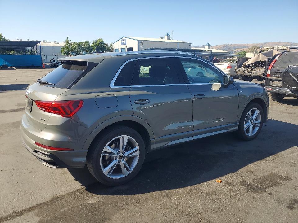 54650256 :رقم المزاد ، WA1DECF31R1018661 vin ، 2024 Audi Q3 مزاد بيع