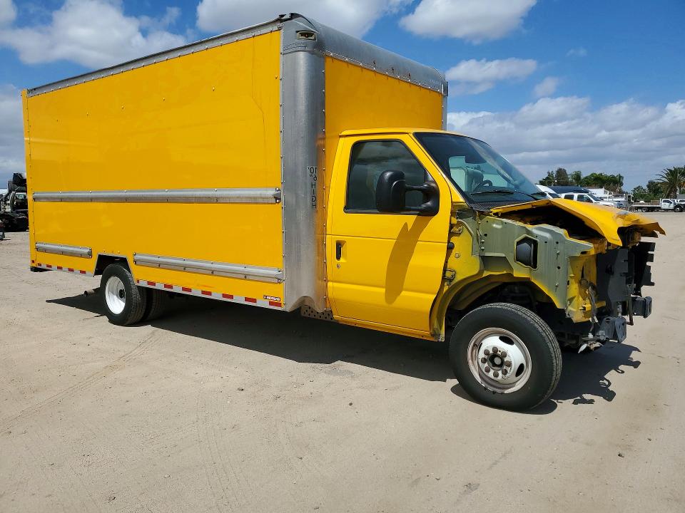 2022 Ford Econoline მანქანა იყიდება აუქციონზე, vin: 1FDWE3FN3NDC04013, აუქციონის ნომერი: 54721376