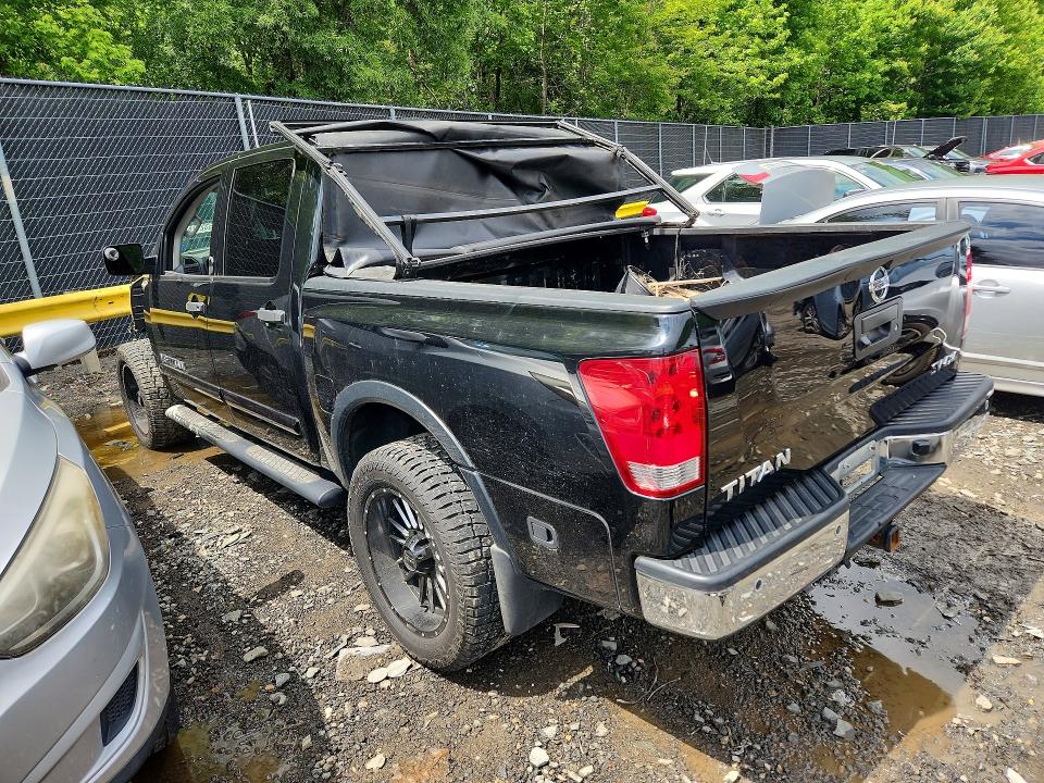 53292486 :رقم المزاد ، 1N6AA0EC5FN510390 vin ، 2015 Nissan Titan مزاد بيع
