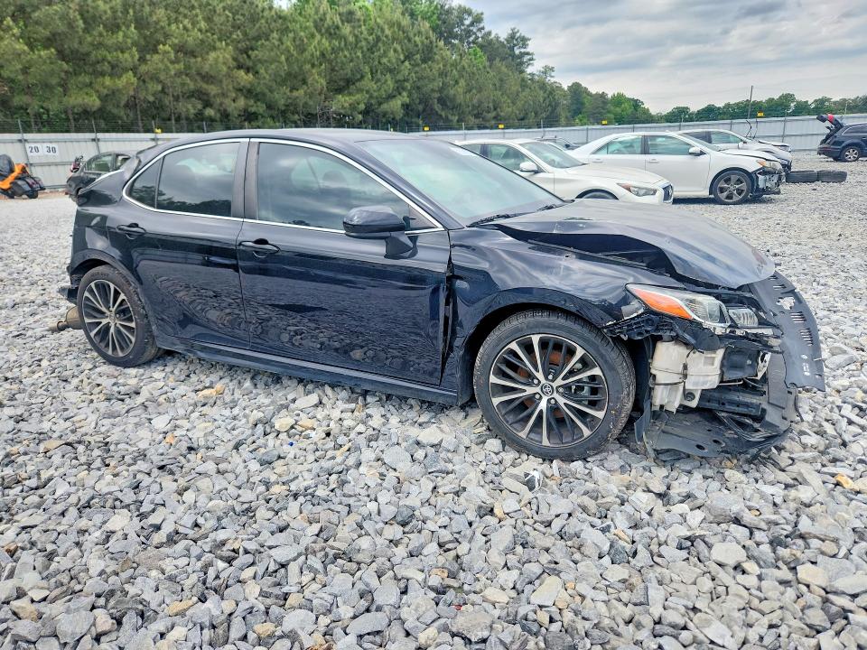 52551576 :رقم المزاد ، 4T1G11AK2LU902983 vin ، 2020 Toyota Camry مزاد بيع