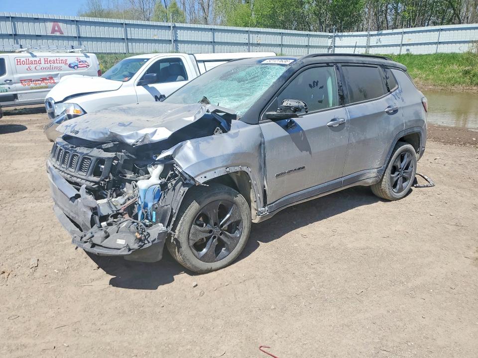 52127636 :رقم المزاد ، 3C4NJDBB2JT325259 vin ، 2018 Jeep Compass مزاد بيع