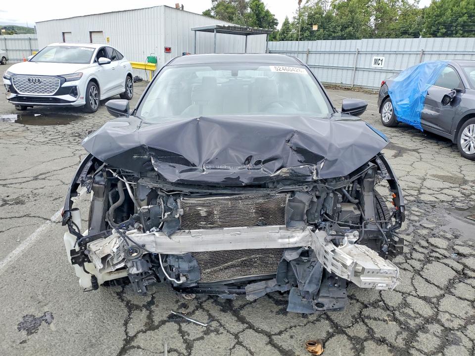 52460426 :رقم المزاد ، 19XFC2F5XHE218255 vin ، 2017 Honda Civic مزاد بيع