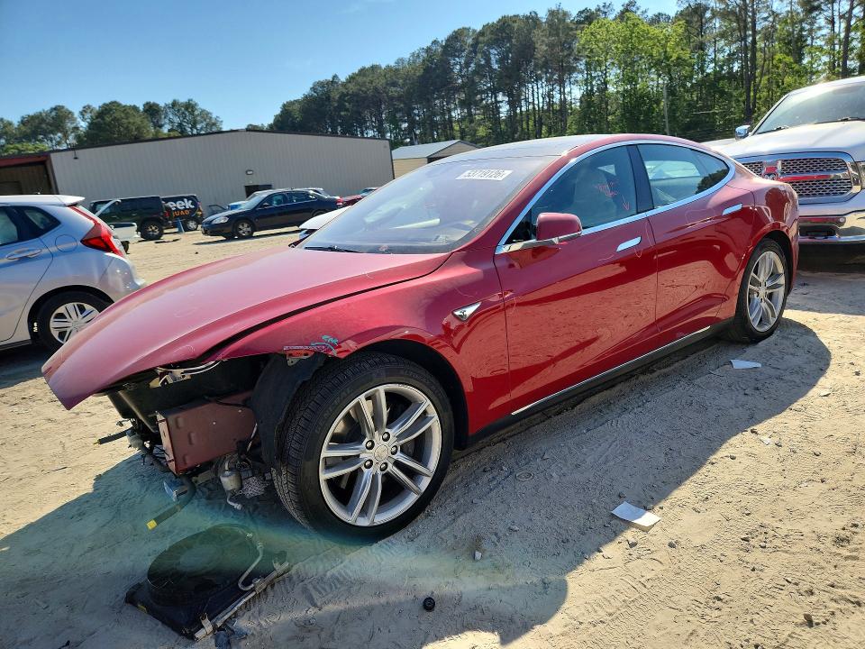 2015 Tesla Model S მანქანა იყიდება აუქციონზე, vin: 5YJSA1V26FF097379, აუქციონის ნომერი: 53719126