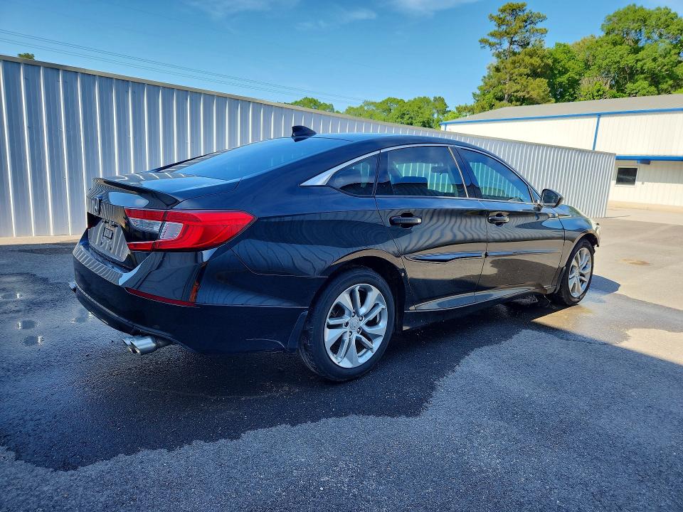 Продажа на аукционе авто 2018 Honda Accord, vin: 1HGCV1F1XJA163417, номер лота: 51572576