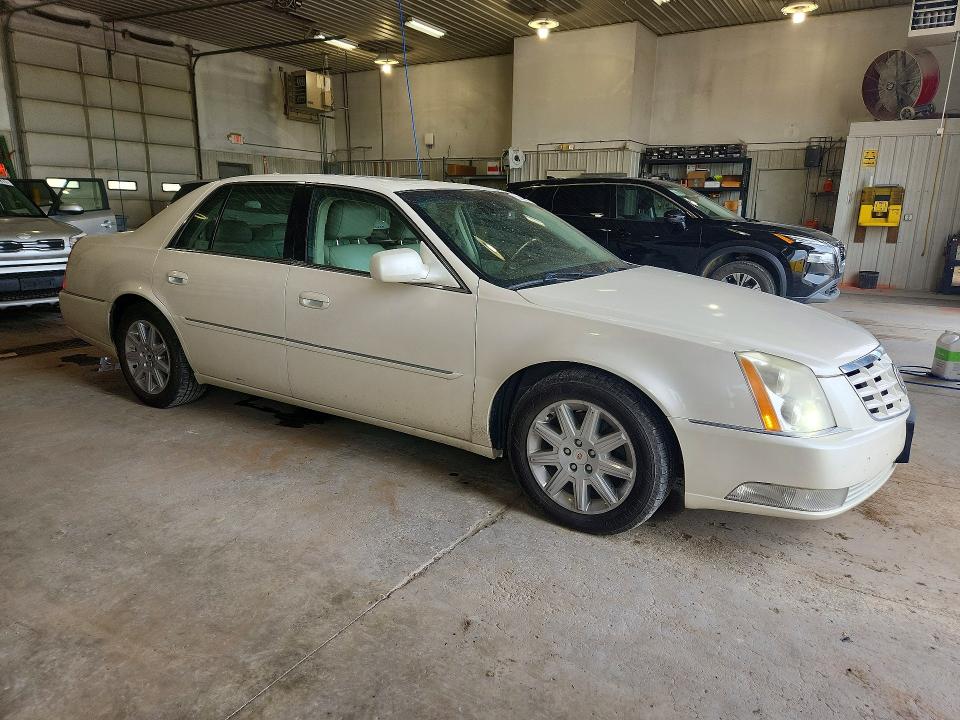 Продажа на аукционе авто 2011 Cadillac Dts, vin: 1G6KH5E65BU128972, номер лота: 52218026