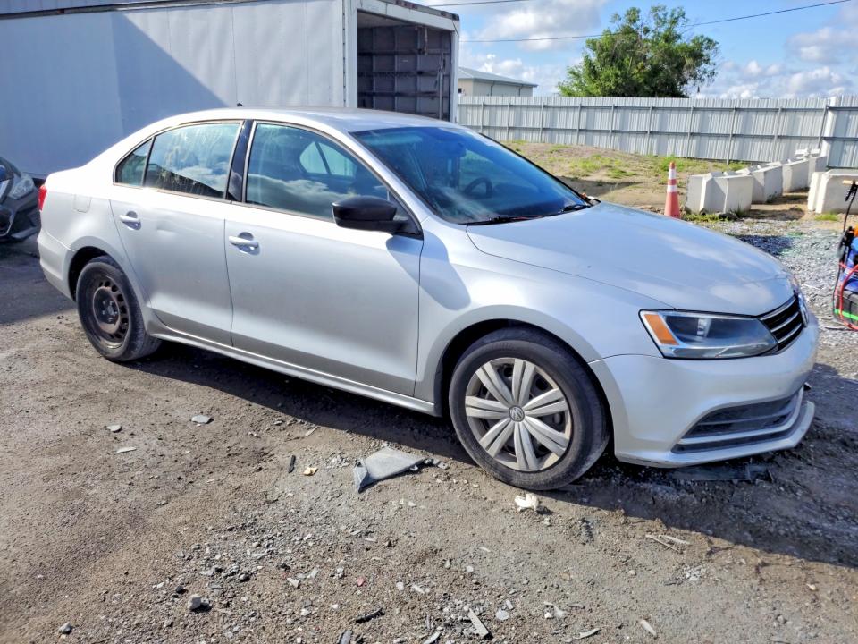 55493806 :رقم المزاد ، 3VWLA7AJXFM417624 vin ، 2015 Volkswagen Jetta مزاد بيع