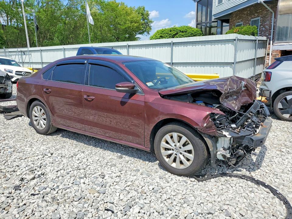 53431016 :رقم المزاد ، 1VWAP7A39EC006156 vin ، 2014 Volkswagen Passat مزاد بيع