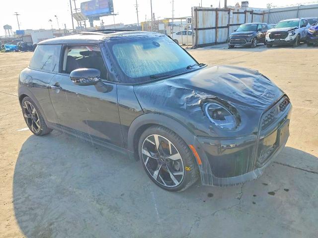 53295496 :رقم المزاد ، WMW23GD06S2W35165 vin ، 2025 Mini Cooper مزاد بيع
