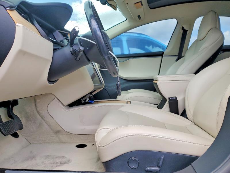 55045946 :رقم المزاد ، 5YJSA1E23JF276987 vin ، 2018 Tesla Model S مزاد بيع