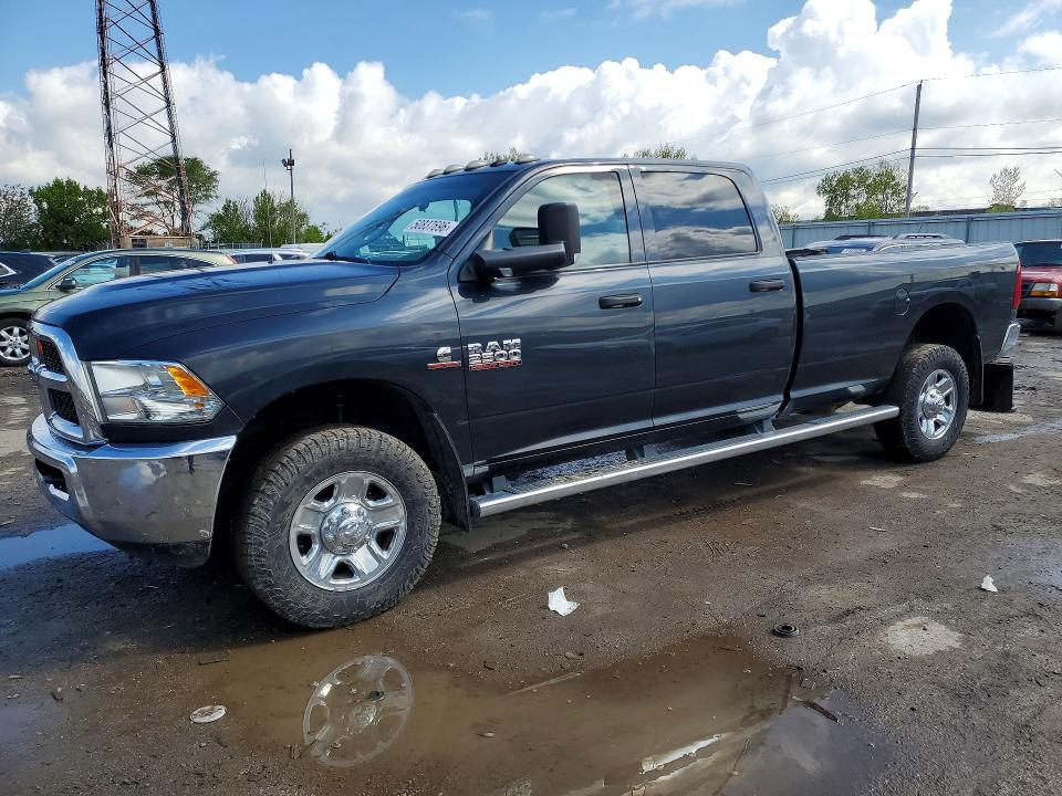 50837696 :رقم المزاد ، 3C6UR5HL4JG134145 vin ، 2018 Ram 2500 مزاد بيع
