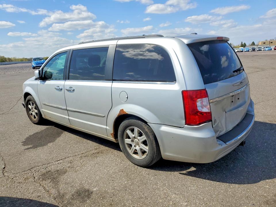 2011 Chrysler Town & Country მანქანა იყიდება აუქციონზე, vin: 2A4RR5DG2BR781964, აუქციონის ნომერი: 51847236