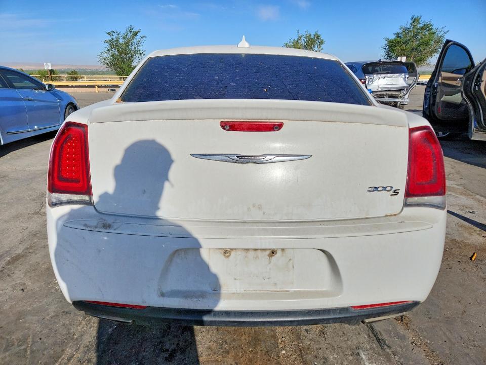 Продажа на аукционе авто 2018 Chrysler 300, vin: 2C3CCABGXJH127327, номер лота: 54299526