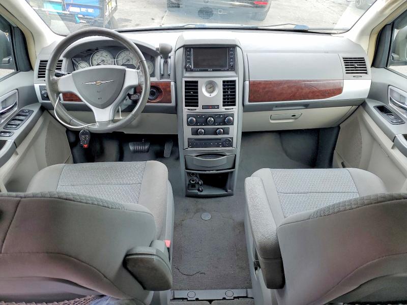 2010 Chrysler Town & Country მანქანა იყიდება აუქციონზე, vin: 2A4RR5D17AR104483, აუქციონის ნომერი: 53225206