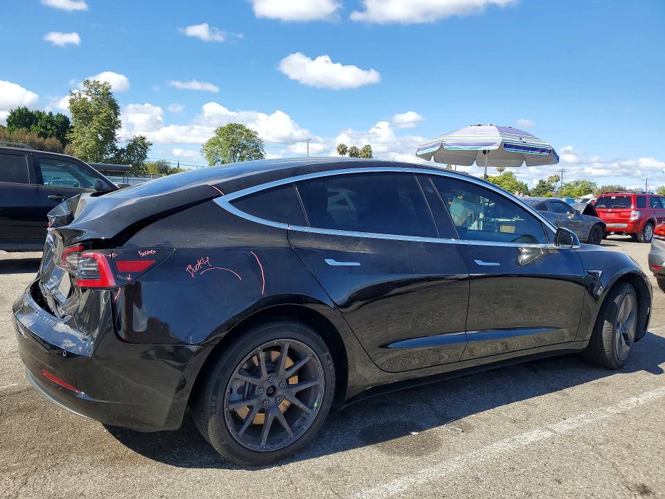 55226766 :رقم المزاد ، 5YJ3E1EA3KF421141 vin ، 2019 Tesla Model 3 مزاد بيع
