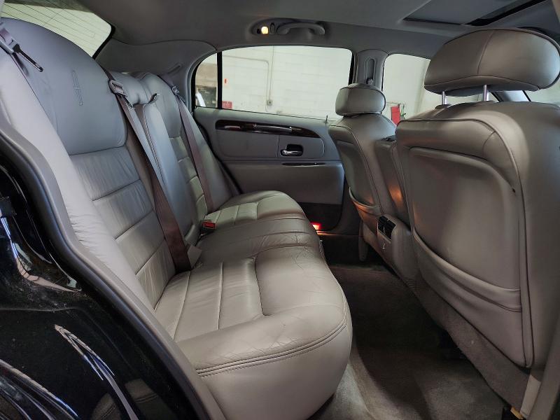 Auction sale of the 2001 Lincoln Town Car, vin: 1LNHM82W11Y607823, lot number: 54875846