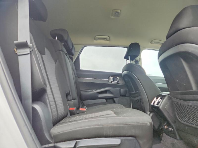 Продажа на аукционе авто 2022 Kia Sorento, vin: 5XYRG4LC1NG141127, номер лота: 53219336