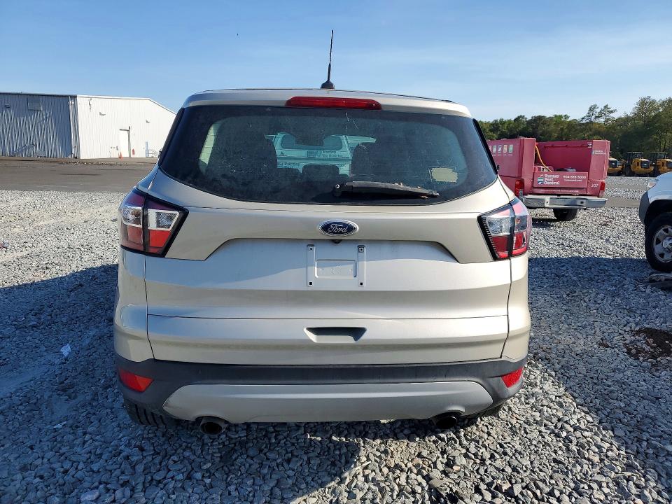 51451486 :رقم المزاد ، 1FMCU0GD2HUC19410 vin ، 2017 Ford Escape مزاد بيع