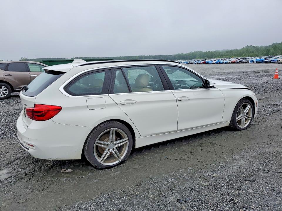 54701526 :رقم المزاد ، WBA8K3C38HA023176 vin ، 2017 Bmw 330 مزاد بيع