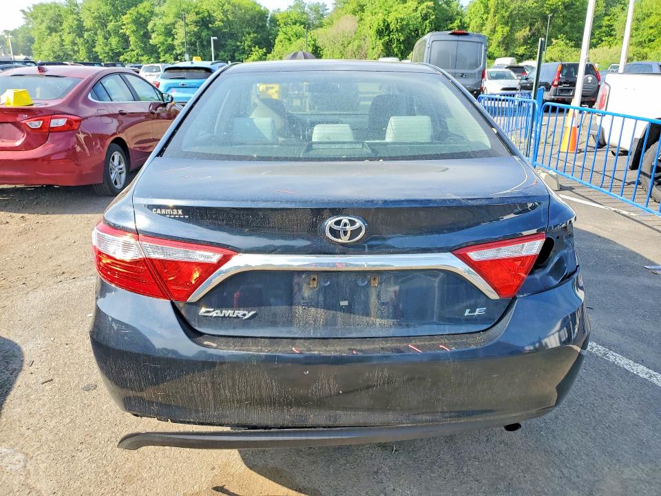 53719346 :رقم المزاد ، 4T1BF1FK4HU737806 vin ، 2017 Toyota Camry مزاد بيع