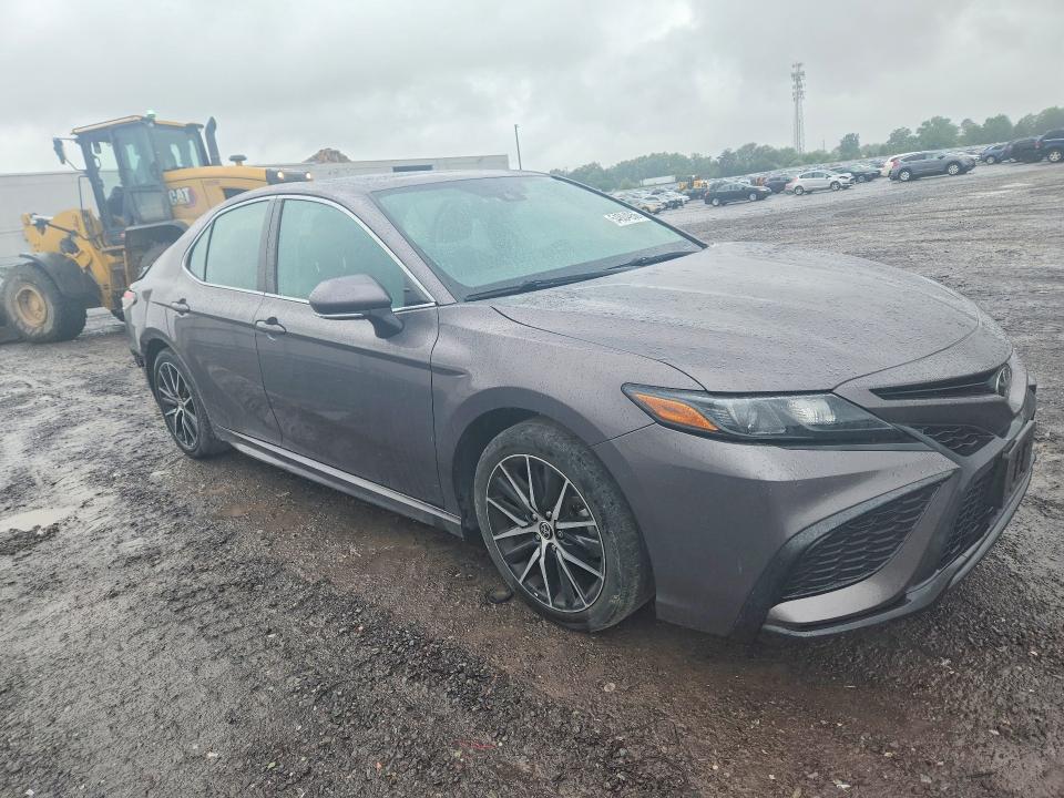 54804956 :رقم المزاد ، 4T1G11AK6MU609153 vin ، 2021 Toyota Camry مزاد بيع