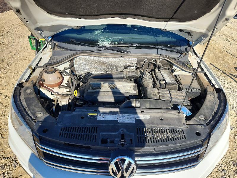 2018 Volkswagen Tiguan Limited მანქანა იყიდება აუქციონზე, vin: WVGAV7AX3JK004605, აუქციონის ნომერი: 52521446