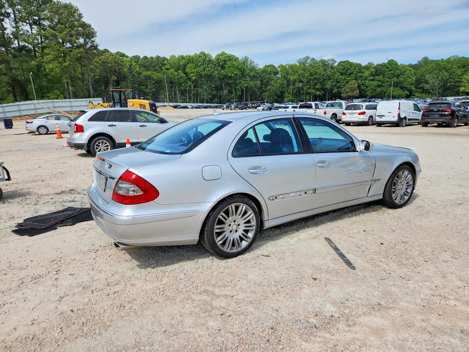 52291116 :رقم المزاد ، WDBUF56X98B196021 vin ، 2008 Mercedes-benz E مزاد بيع