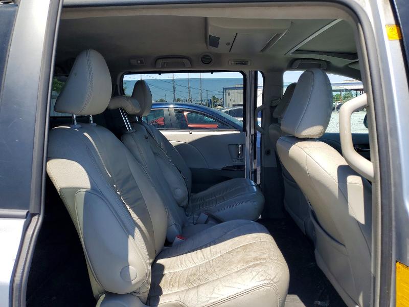 53377926 :رقم المزاد ، 5TDYK3DC3CS201055 vin ، 2012 Toyota Sienna مزاد بيع
