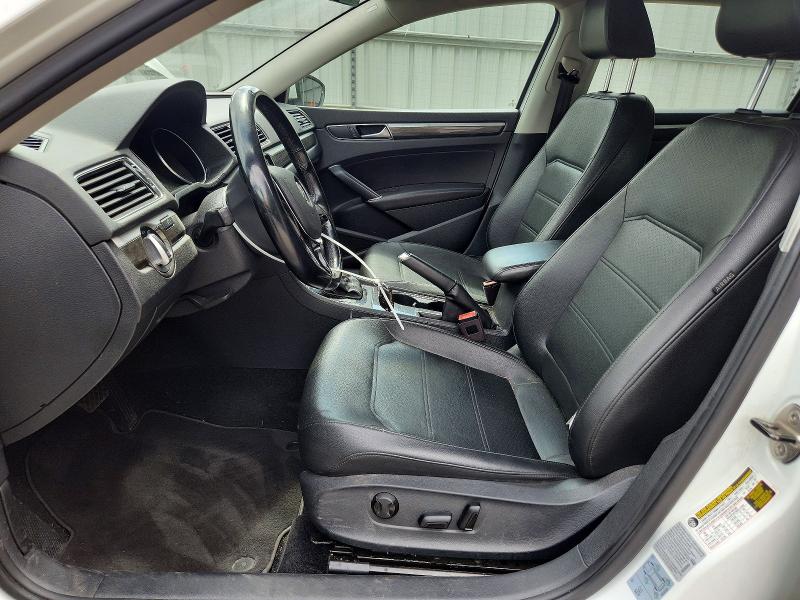 54162736 :رقم المزاد ، 1VWGT7A31HC083582 vin ، 2017 Volkswagen Passat مزاد بيع
