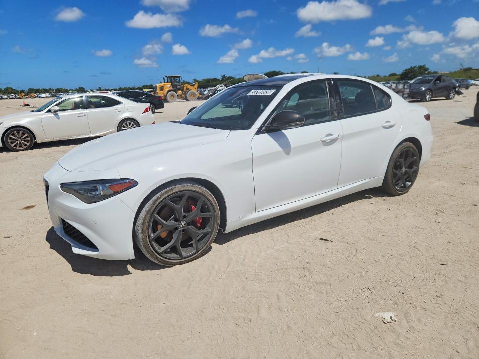 Auction sale of the 2019 Alfa Romeo Giulia, vin: ZARFAMBNXK7616036, lot number: 53759826