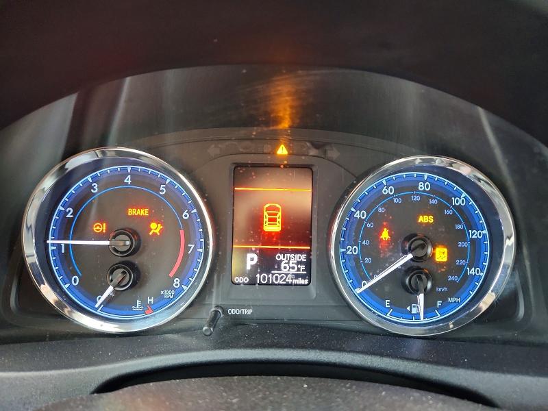 52817396 :رقم المزاد ، 2T1BURHE6JC068375 vin ، 2018 Toyota Corolla مزاد بيع