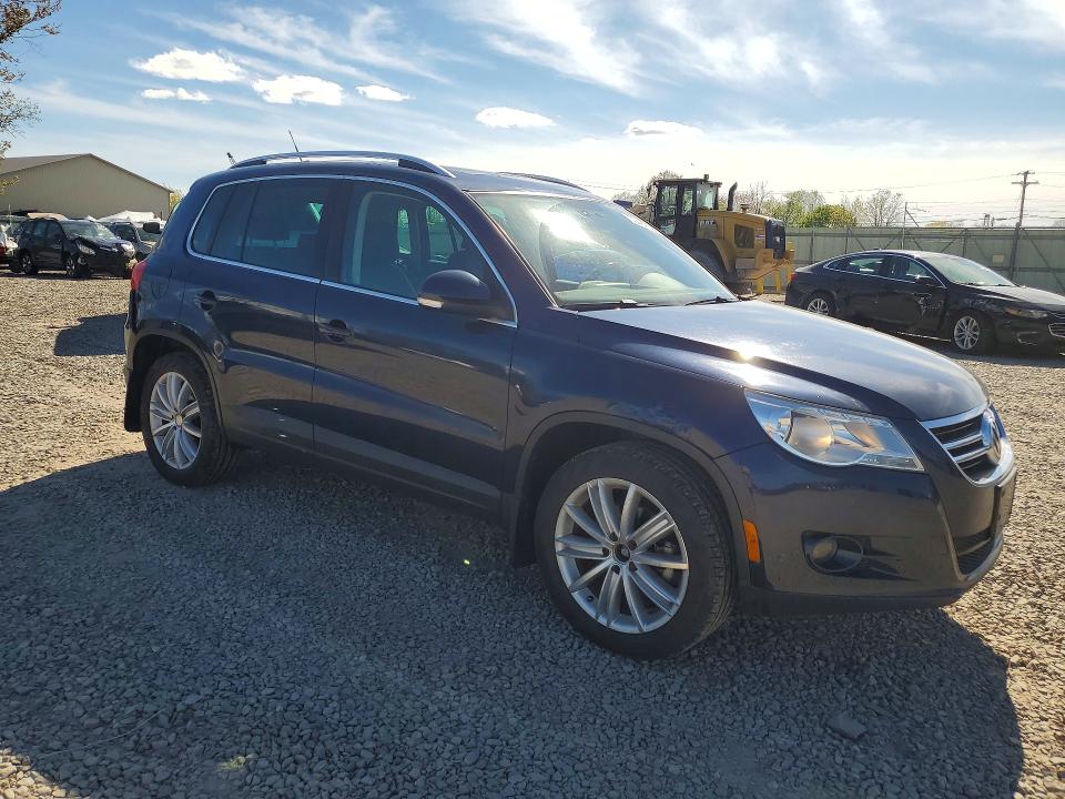 53462626 :رقم المزاد ، WVGBV7AXXBW562143 vin ، 2011 Volkswagen Tiguan مزاد بيع