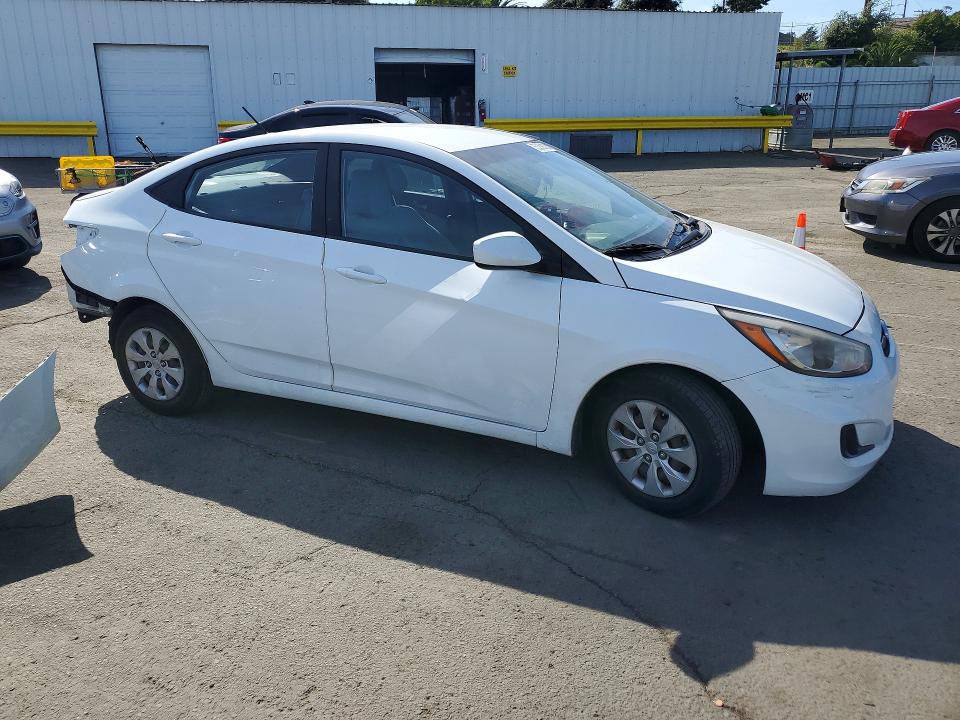 2015 Hyundai Accent მანქანა იყიდება აუქციონზე, vin: KMHCT4AE1FU871122, აუქციონის ნომერი: 53258676