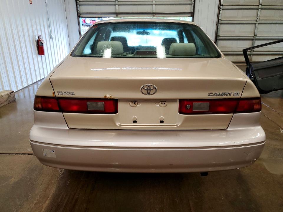 53618586 :رقم المزاد ، JT2BG22K7X0335905 vin ، 1999 Toyota Camry مزاد بيع