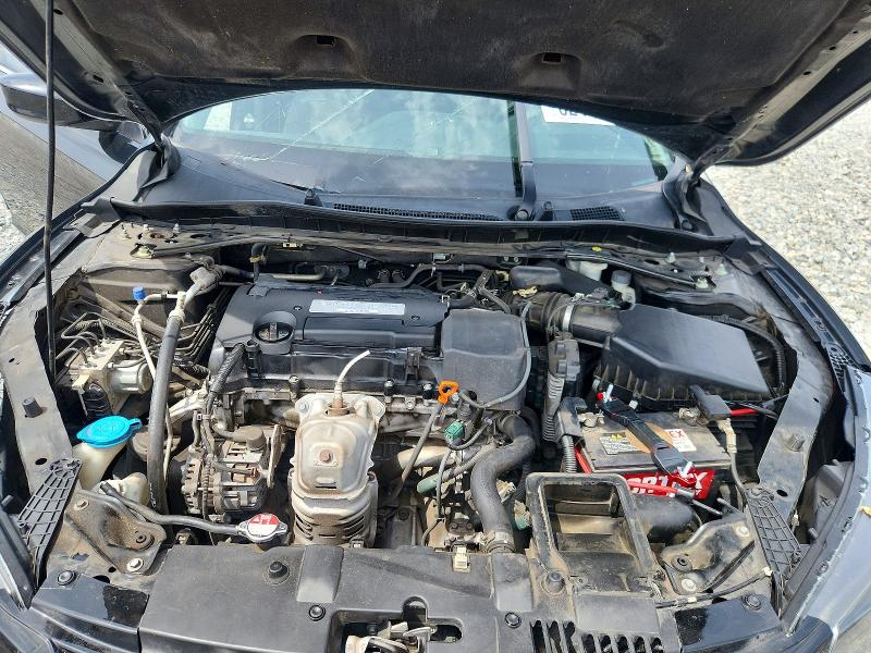 52120096 :رقم المزاد ، 1HGCR2E54FA019304 vin ، 2015 Honda Accord مزاد بيع