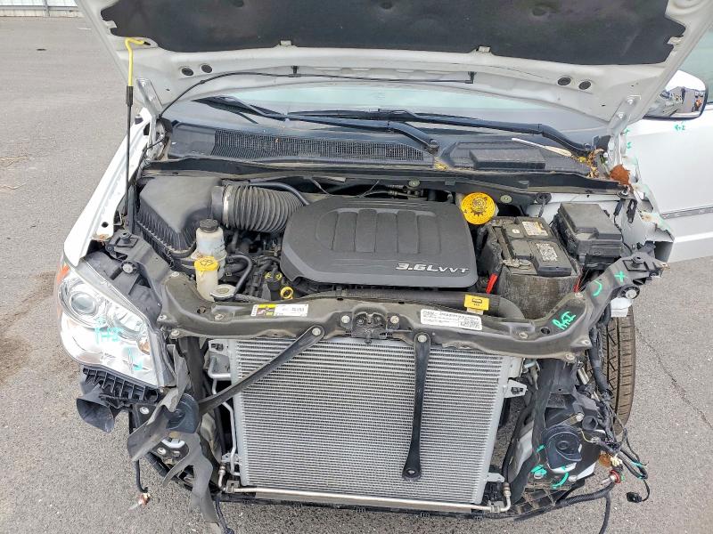 53691336 :رقم المزاد ، 2C4RC1GGXGR113607 vin ، 2016 Chrysler Town & Country مزاد بيع