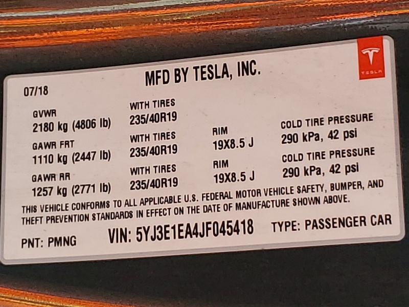 52870786 :رقم المزاد ، 5YJ3E1EA4JF045418 vin ، 2018 Tesla Model 3 مزاد بيع
