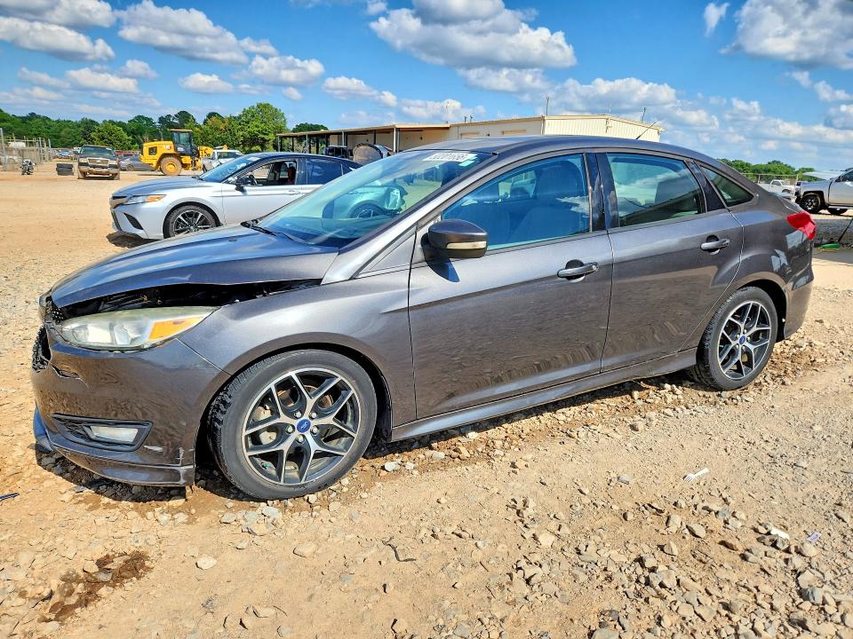 Auction sale of the 2015 Ford Focus, vin: 1FADP3F28FL285681, lot number: 53201656