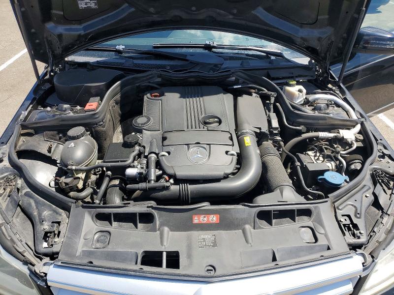 52060296 :رقم المزاد ، WDDGF4HB4CR218491 vin ، 2012 Mercedes-benz C مزاد بيع