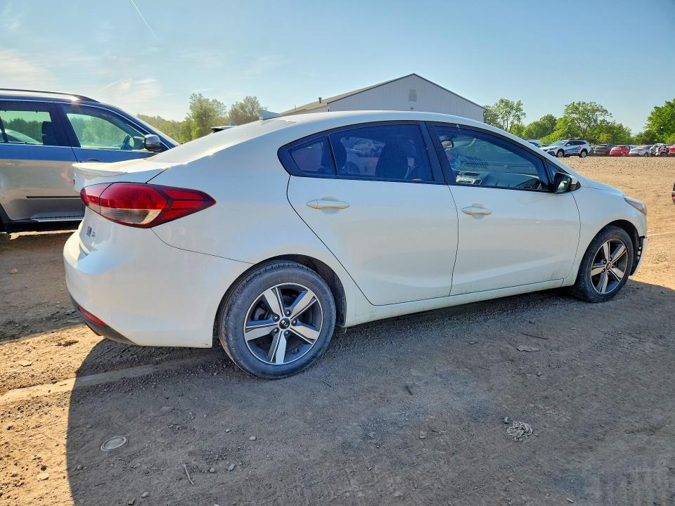 2018 Kia Forte მანქანა იყიდება აუქციონზე, vin: 3KPFL4A78JE275130, აუქციონის ნომერი: 55510286
