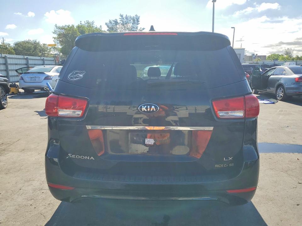 2017 Kia Sedona მანქანა იყიდება აუქციონზე, vin: KNDMB5C12H6306381, აუქციონის ნომერი: 53576636