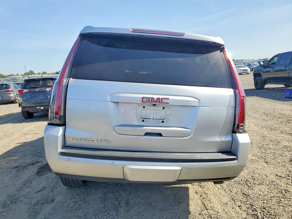 53177316 :رقم المزاد ، 1GKS1GKC0JR182838 vin ، 2018 Gmc Yukon Xl مزاد بيع