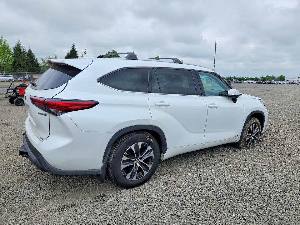2022 Toyota Highlander Hybrid მანქანა იყიდება აუქციონზე, vin: 5TDGBRCHXNS550390, აუქციონის ნომერი: 52336386