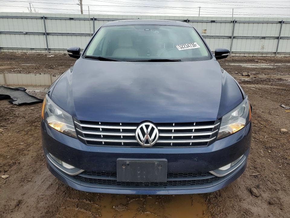 2014 Volkswagen Passat მანქანა იყიდება აუქციონზე, vin: 1VWCT7A3XEC042877, აუქციონის ნომერი: 52234736
