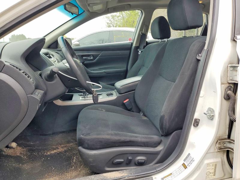 2015 Nissan Altima მანქანა იყიდება აუქციონზე, vin: 1N4AL3AP5FN876461, აუქციონის ნომერი: 52198526