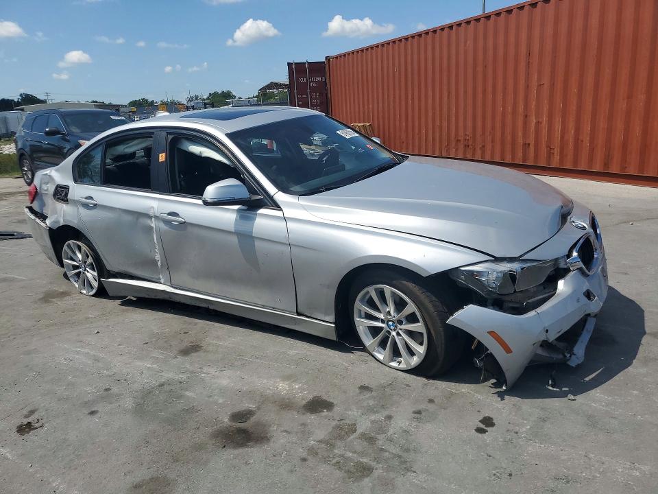 51962556 :رقم المزاد ، WBA8E5G52HNU23077 vin ، 2017 Bmw 320 مزاد بيع