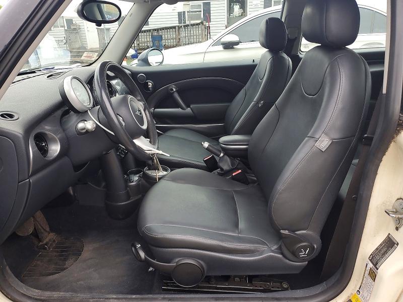 2006 Mini Cooper მანქანა იყიდება აუქციონზე, vin: WMWRC33546TJ78330, აუქციონის ნომერი: 53665346